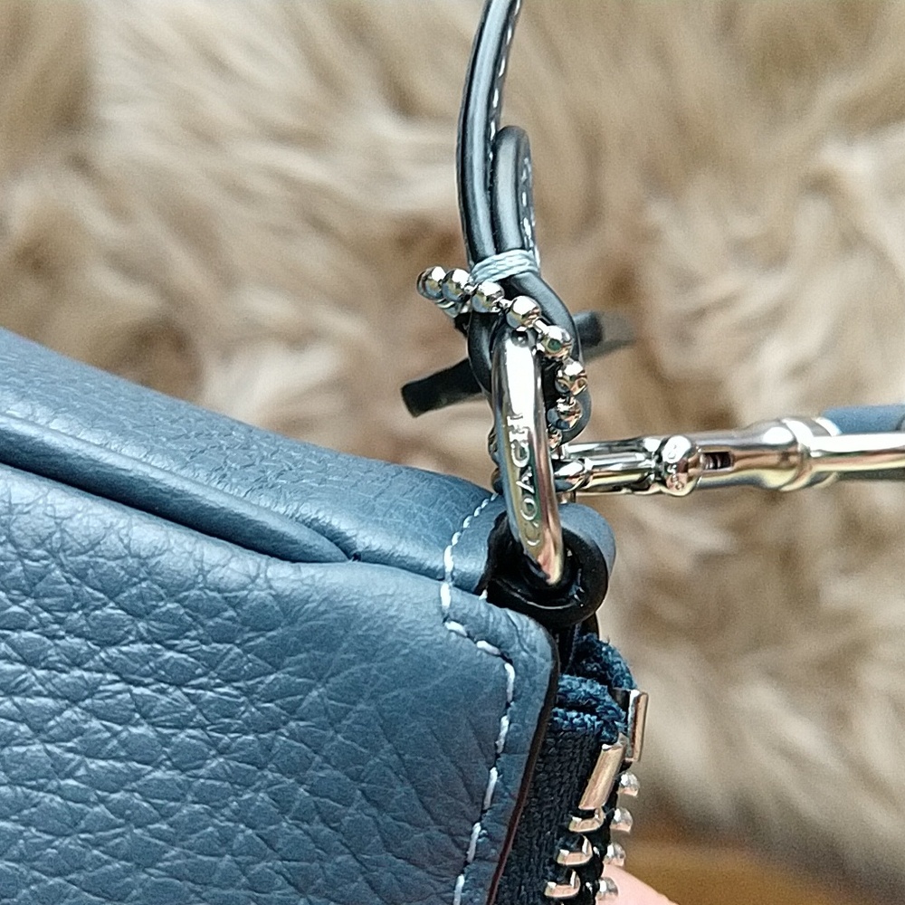 ๐ COACH Mini Bag Wristlet - Picture 11 of 12